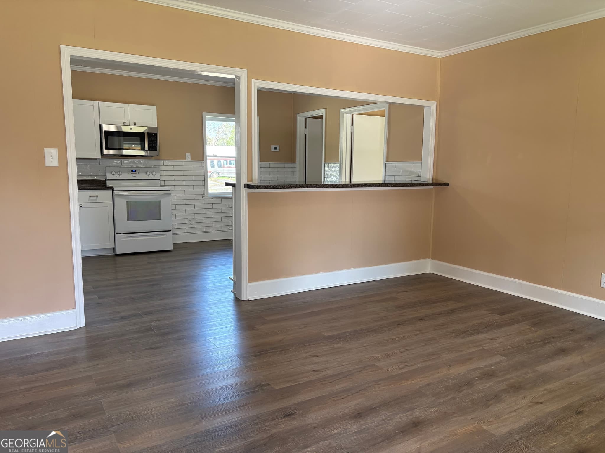 2 bedroom, 1 bathroom, 1,464 sq ft single family residence for sale at 8350 Highway 337, Lafayette, GA 30728 — photo 5