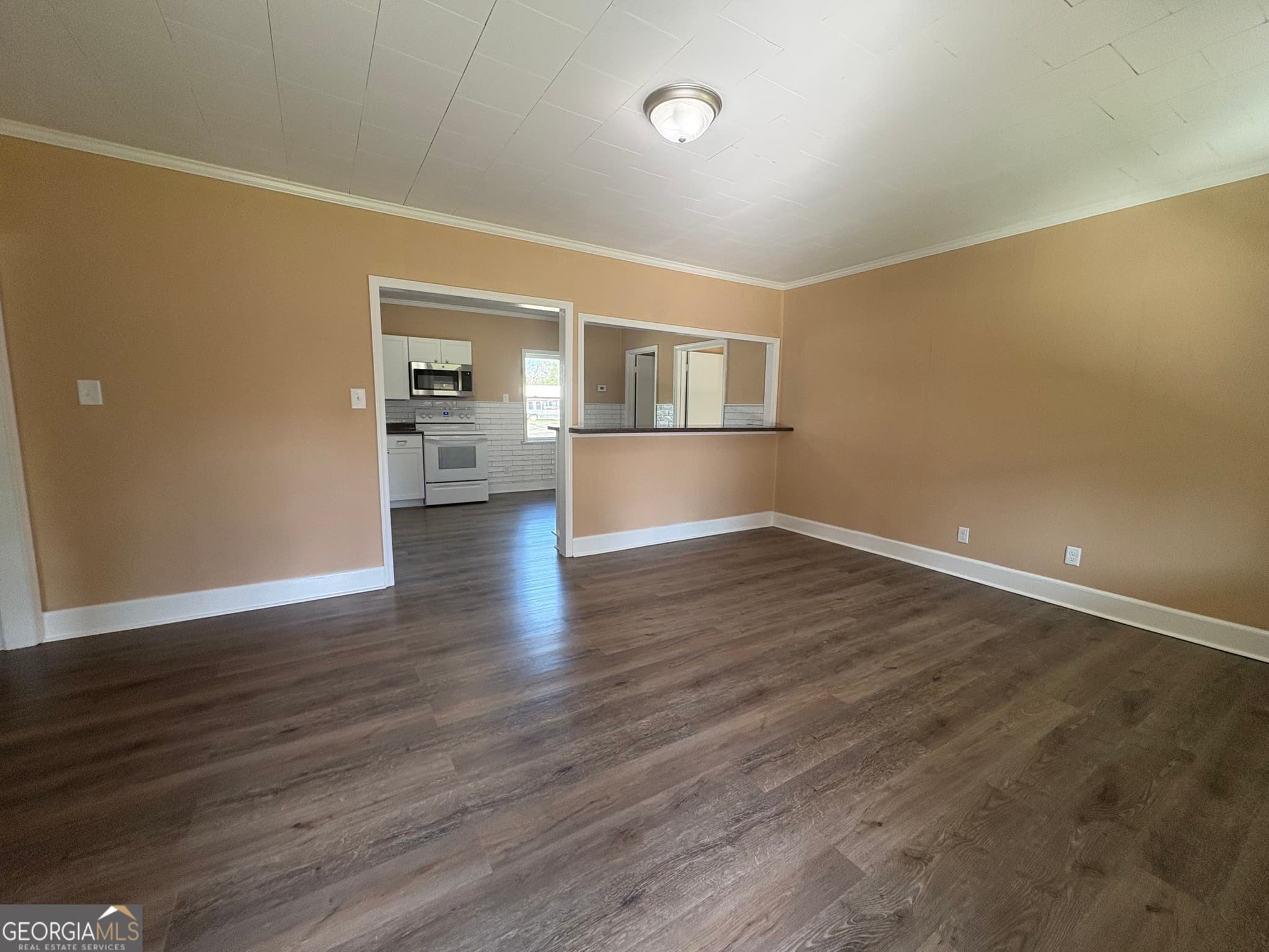 2 bedroom, 1 bathroom, 1,464 sq ft single family residence for sale at 8350 Highway 337, Lafayette, GA 30728 — photo 4