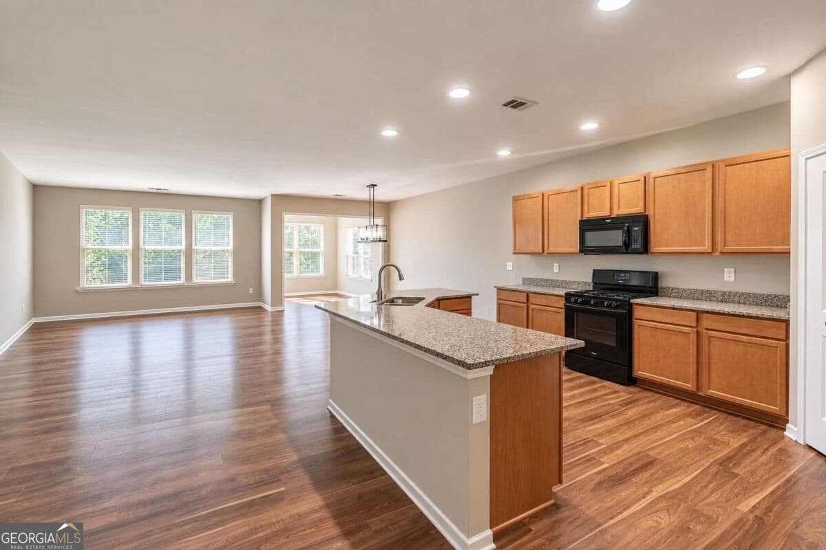 6 bedroom, 4.5 bathroom, 3,564 sq ft single family residence for sale at 3566 Ashby Pond Lane, Duluth, GA 30097 — photo 10