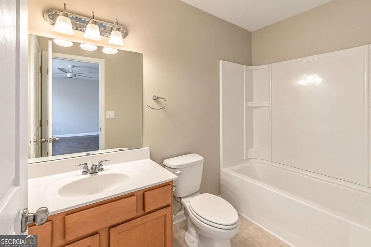 6 bedroom, 4.5 bathroom, 3,564 sq ft single family residence for sale at 3566 Ashby Pond Lane, Duluth, GA 30097 — photo 8