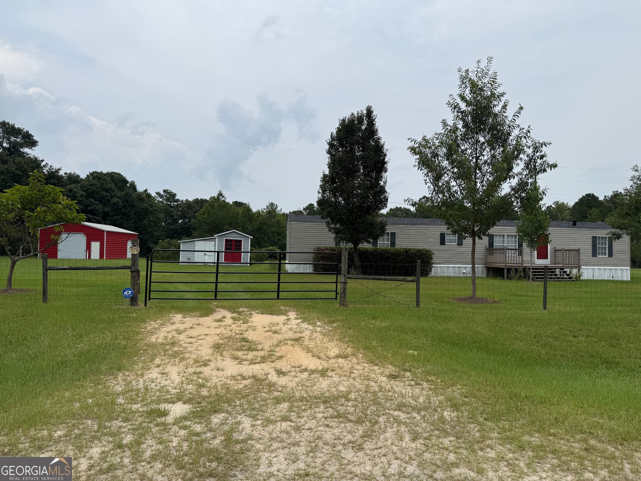 2 bedroom, 2 bathroom, 1,216 sq ft manufactured home,single family residence for sale at 2449 H B Dixon Road, Sparta, GA 31087 — photo 7