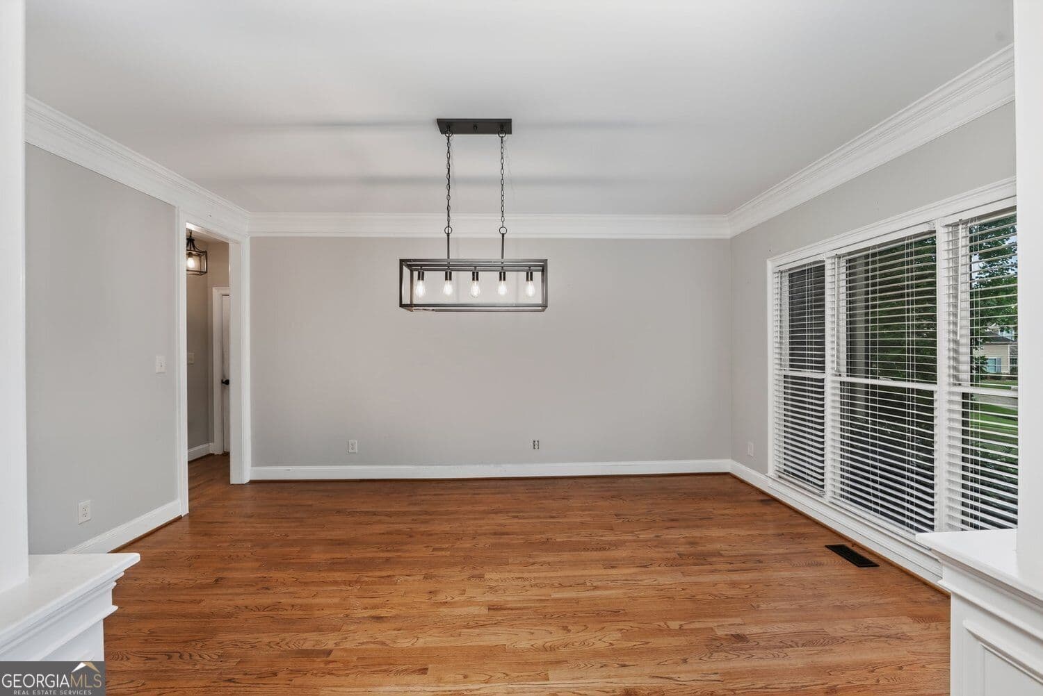 5 bedroom, 4 bathroom, 4,926 sq ft single family residence for sale at 505 Rabun Court, Canton, GA 30115 — photo 4