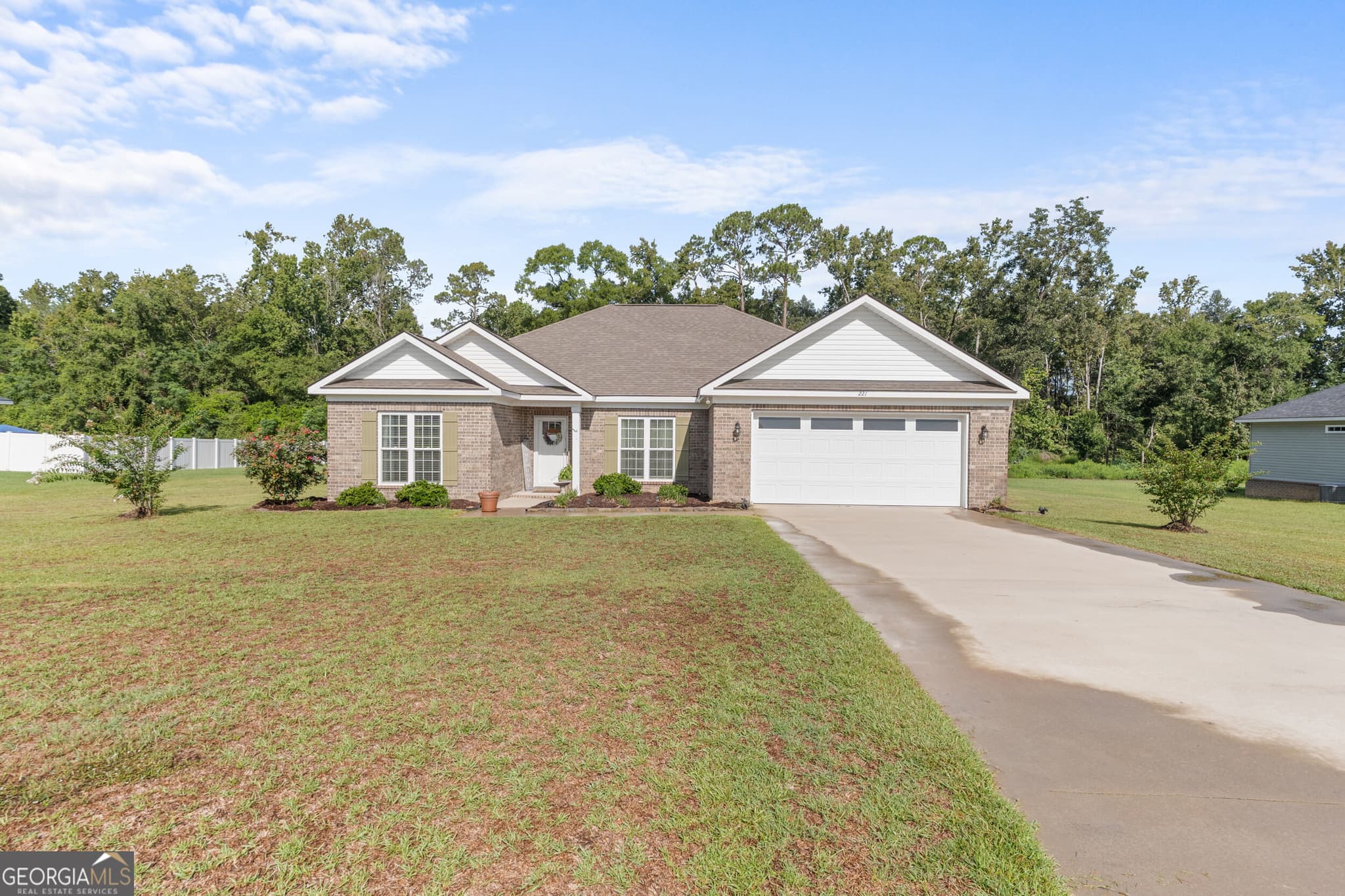 4 bedroom, 2 bathroom, 1,985 sq ft single family residence for sale at 221 Fallen Leaf Drive, Brooklet, GA 30415 — photo 2