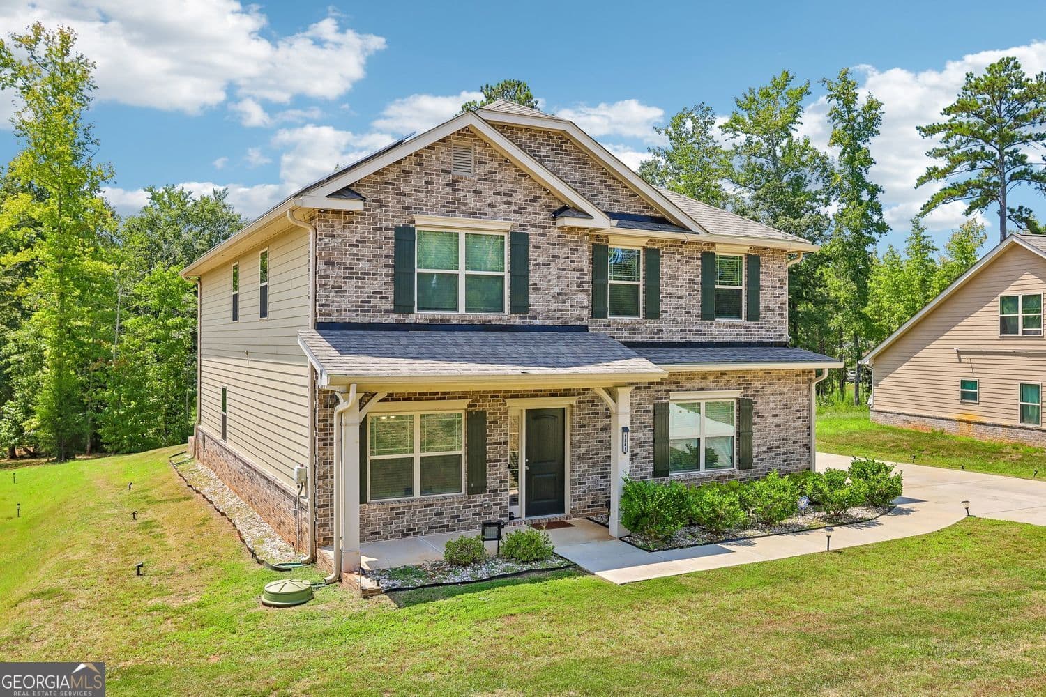 6 bedroom, 3.5 bathroom, 3,122 sq ft single family residence for sale at 1841 Abbey Road, Griffin, GA 30223 — photo 3