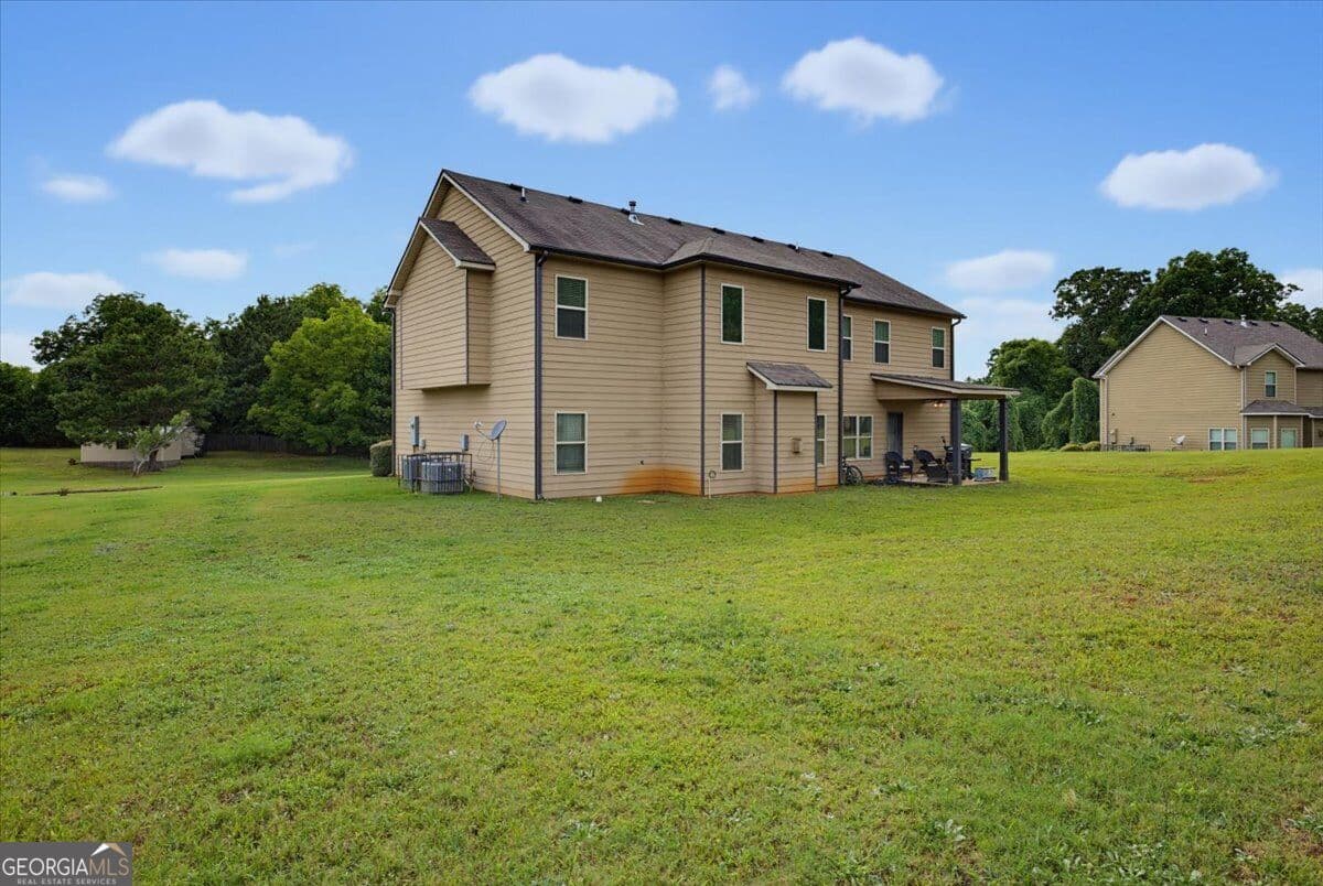 5 bedroom, 4 bathroom, 3,222 sq ft single family residence for sale at 10 Paladin Drive, Covington, GA 30016 — photo 8