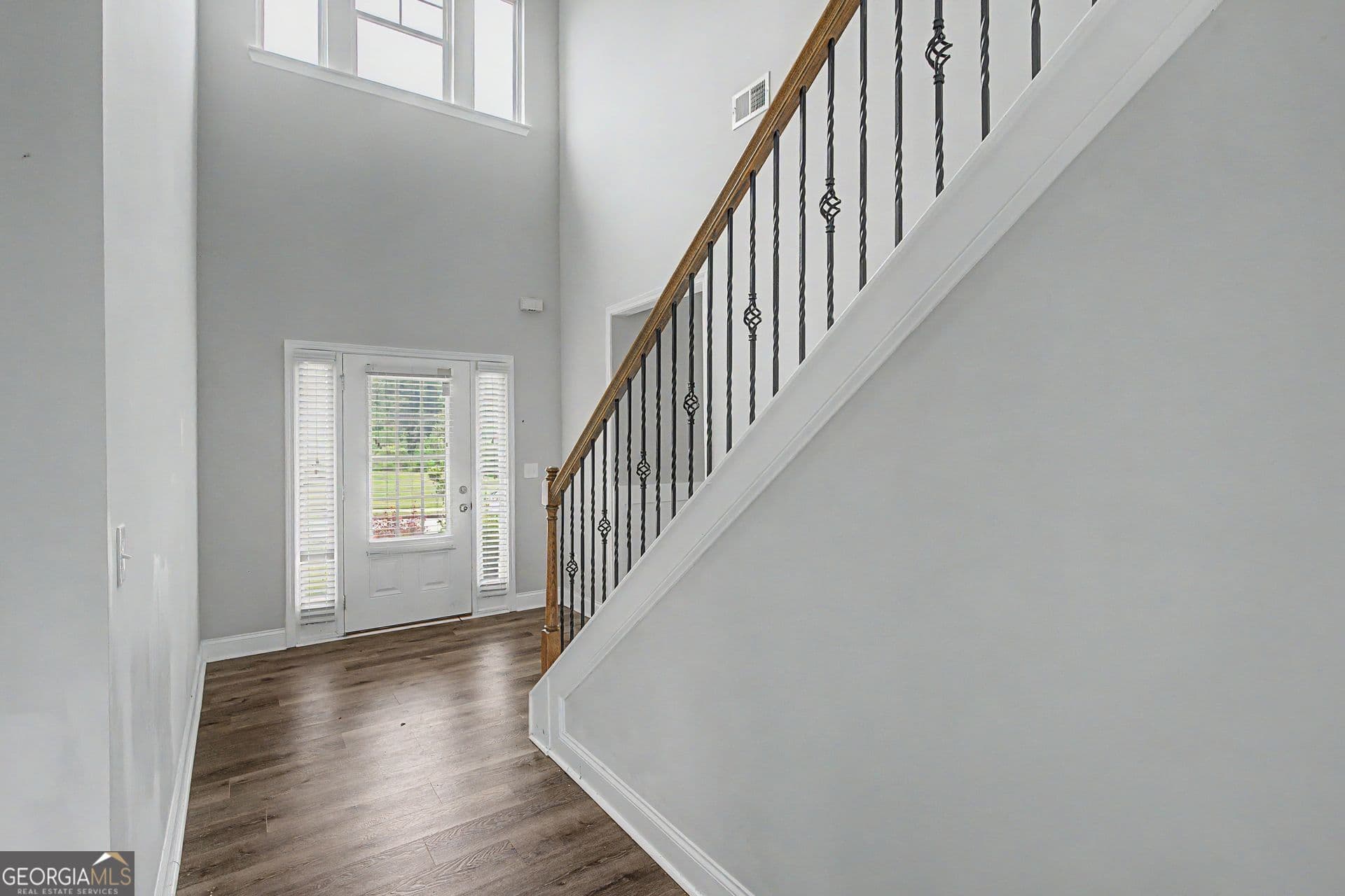 4 bedroom, 2.5 bathroom, 2,289 sq ft single family residence for sale at 5628 Woodland Greens Road, Douglasville, GA 30135 — photo 3