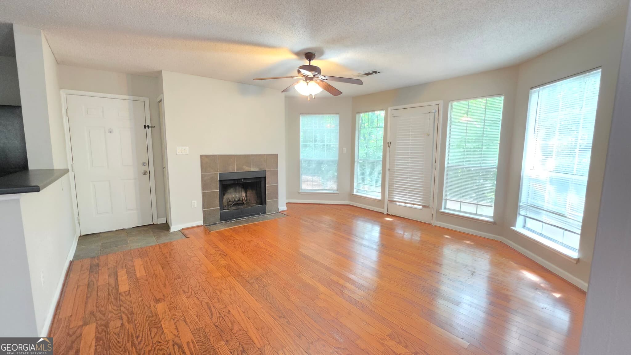 2 bedroom, 2 bathroom, 880 sq ft condominium for rent at 317 Hawkstone Way, Johns Creek, GA 30022 for $1,600 a month — photo 3