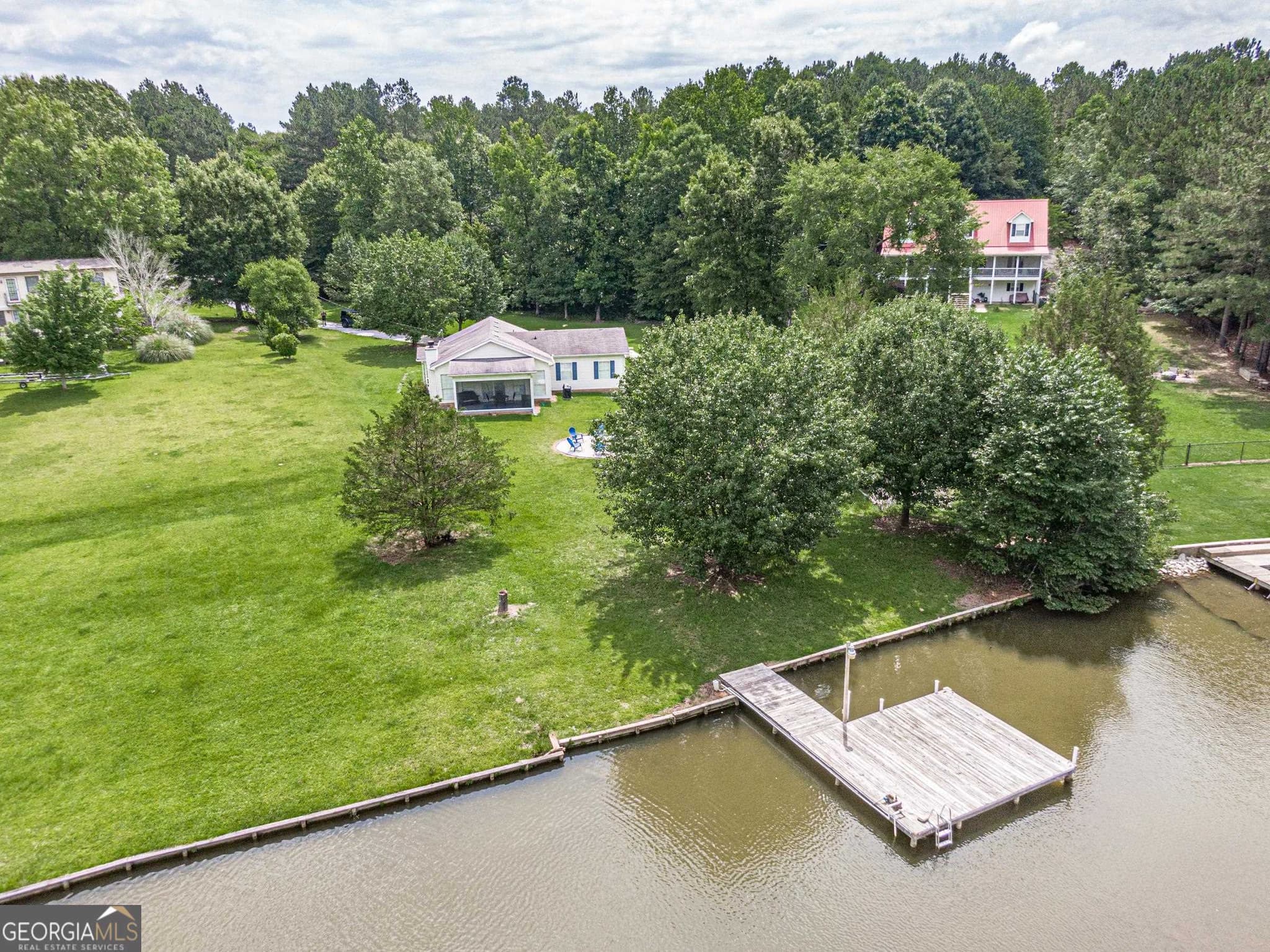 3 bedroom, 2 bathroom, 1,196 sq ft single family residence for sale at 225 E River Bend Drive, Eatonton, GA 31024 — photo 1 of 50