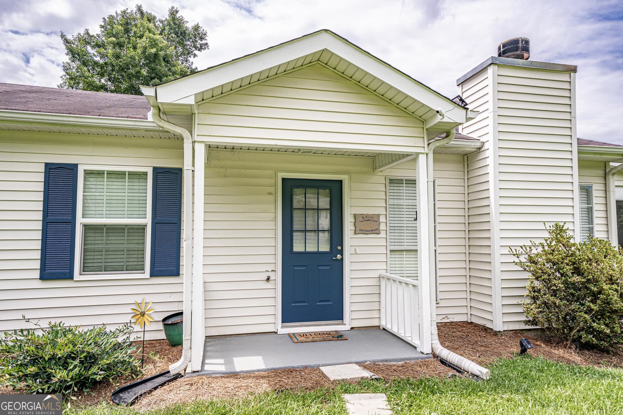 3 bedroom, 2 bathroom, 1,196 sq ft single family residence for sale at 225 E River Bend Drive, Eatonton, GA 31024 — photo 5