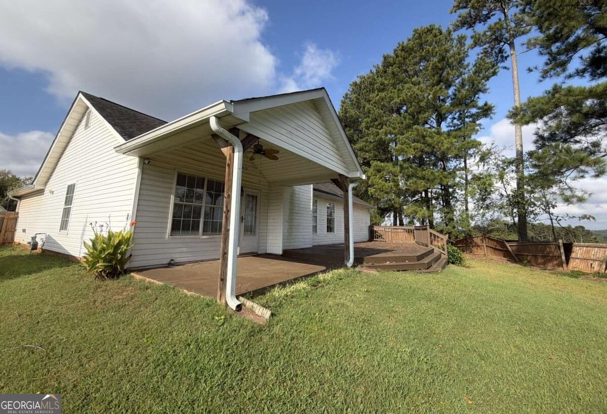 3 bedroom, 2 bathroom, 1,368 sq ft single family residence for sale at 248 Brannans Walk, Mcdonough, GA 30253 — photo 3