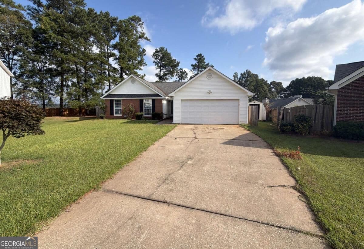 3 bedroom, 2 bathroom, 1,368 sq ft single family residence for sale at 248 Brannans Walk, Mcdonough, GA 30253