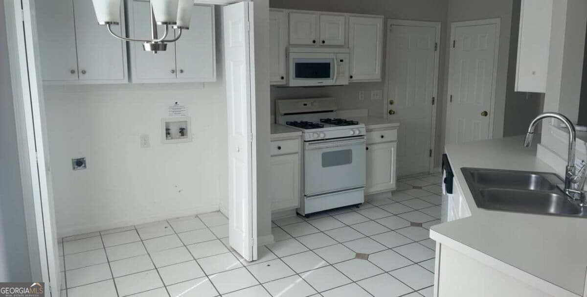3 bedroom, 2 bathroom, 1,368 sq ft single family residence for sale at 248 Brannans Walk, Mcdonough, GA 30253 — photo 5