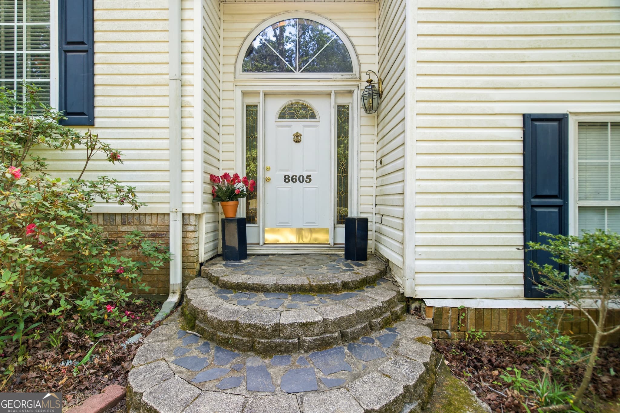 4 bedroom, 3.5 bathroom, 2,355 sq ft single family residence for sale at 8605 Creekview Court, Douglasville, GA 30135 — photo 7