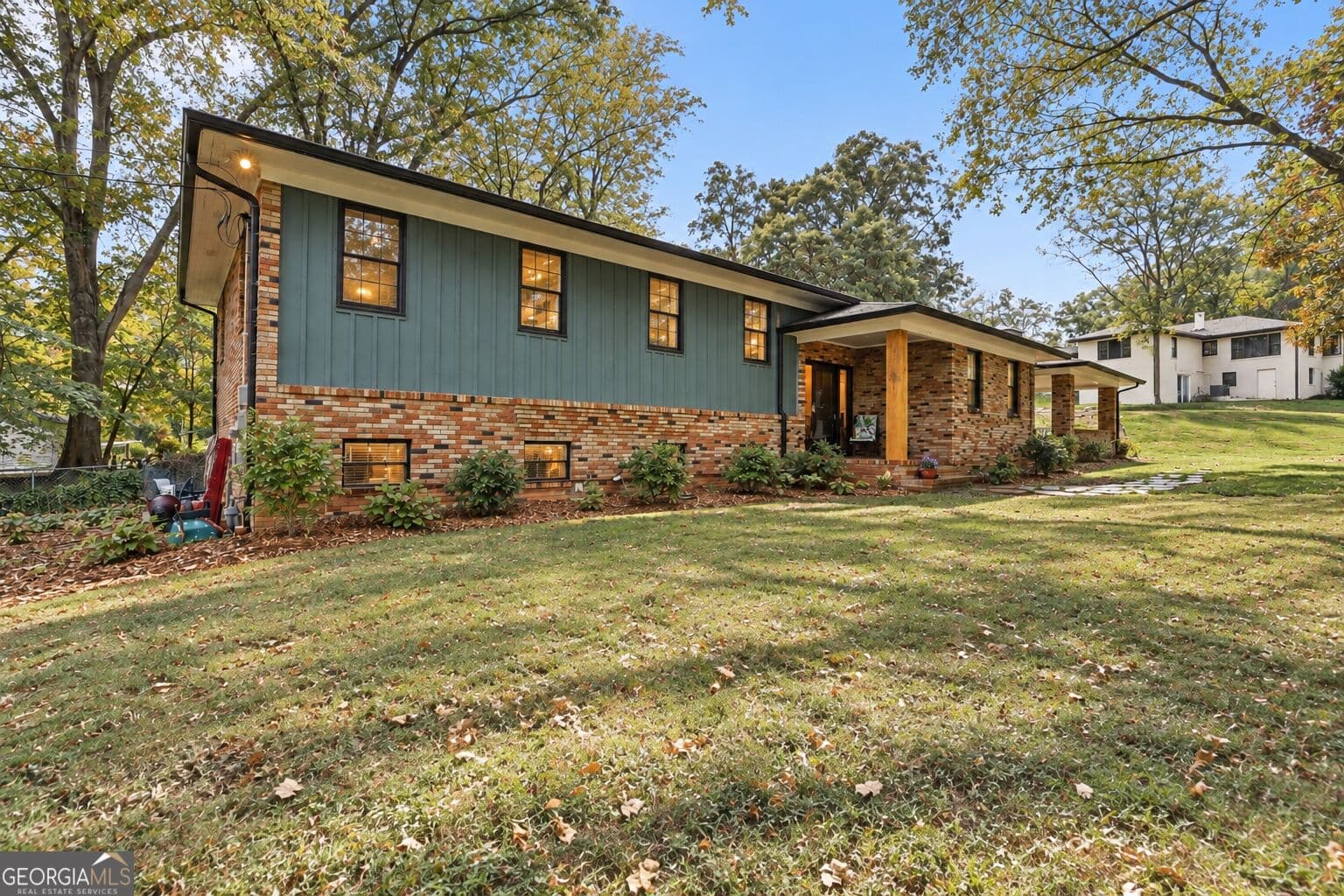 3 bedroom, 2.5 bathroom, 3,221 sq ft single family residence for sale at 1223 Rosedale Street, Toccoa, GA 30577 — photo 1 of 62