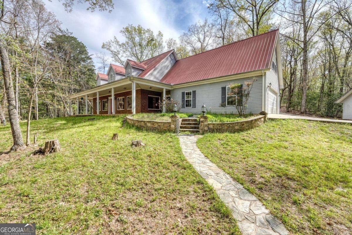 4 bedroom, 3 bathroom, 2,448 sq ft single family residence for sale at 74 Timber Lane, Blairsville, GA 30512 — photo 3