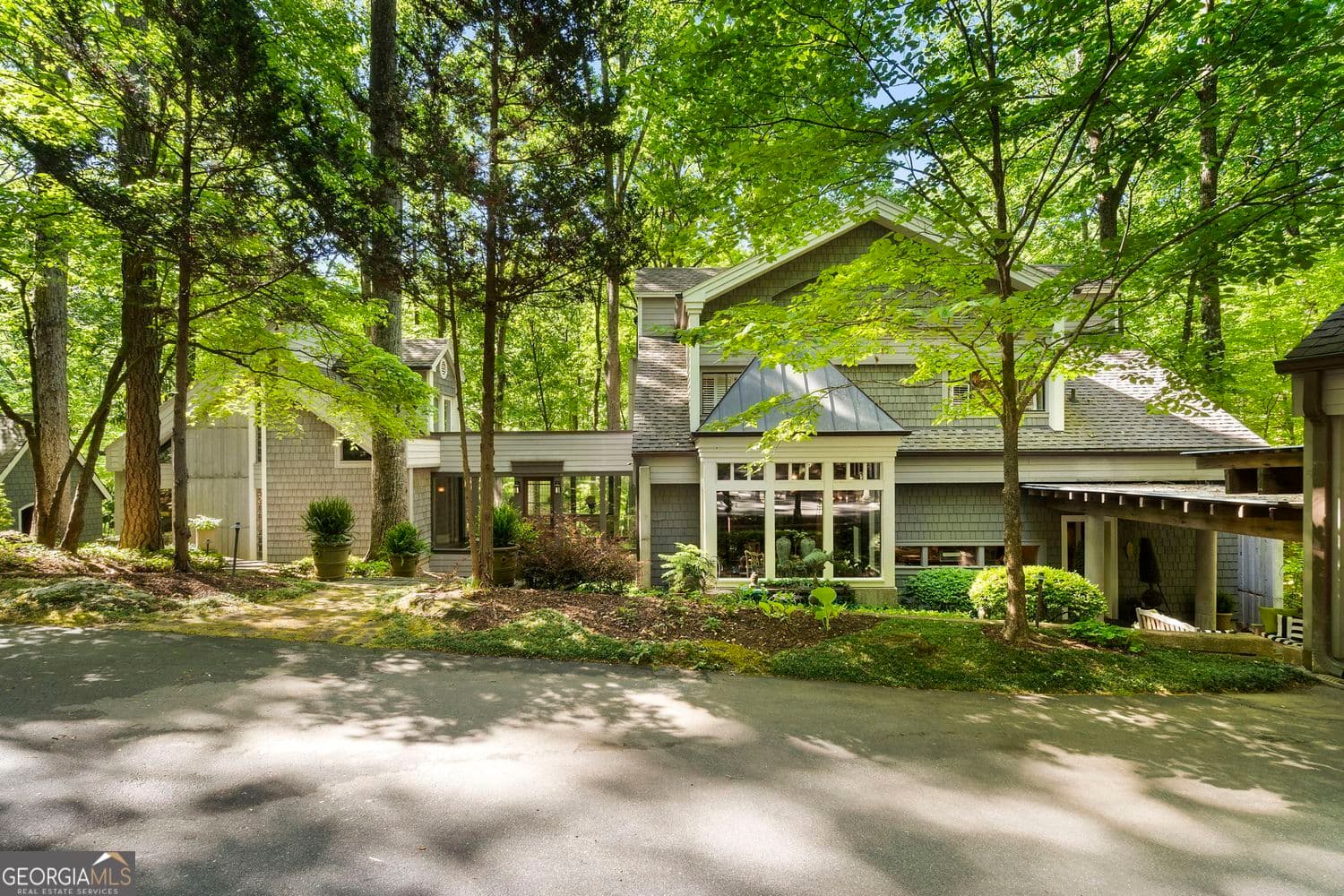4 bedroom, 4 bathroom, 4,644 sq ft single family residence sold at 1575 Northridge Road, Sandy Springs, GA 30350