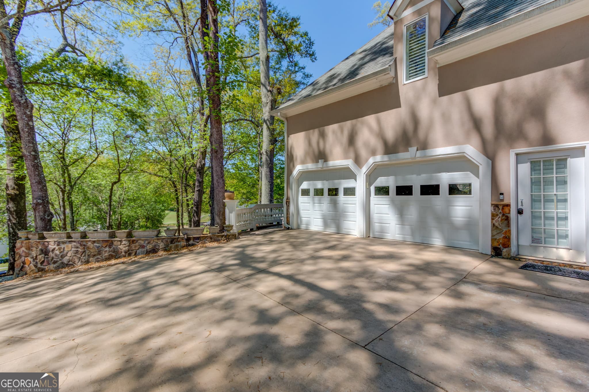 5 bedroom, 6 bathroom, 5,847 sq ft single family residence for sale at 2043 Burgundy Drive, Braselton, GA 30517 — photo 4