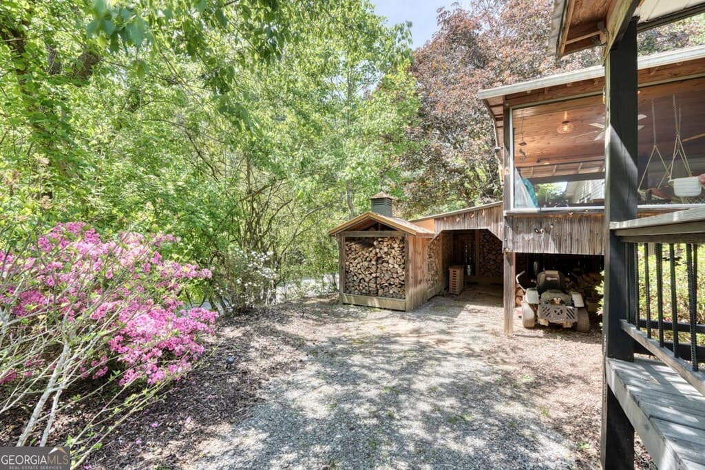 2 bedroom, 3.5 bathroom single family residence for sale at 710 Town Mountain Road, Hayesville, NC 28904 — photo 3