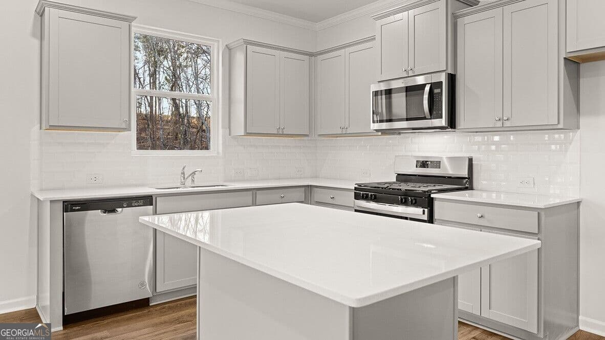 5 bedroom, 4.5 bathroom, 3,389 sq ft single family residence for sale at 1427 Lincoln Lane, Braselton, GA 30517 — photo 7