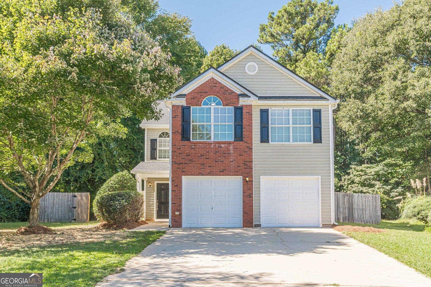 3 bedroom, 2.5 bathroom, 1,645 sq ft single family residence for sale at 4024 Angels Drive, Stockbridge, GA 30281 — photo 1 of 47