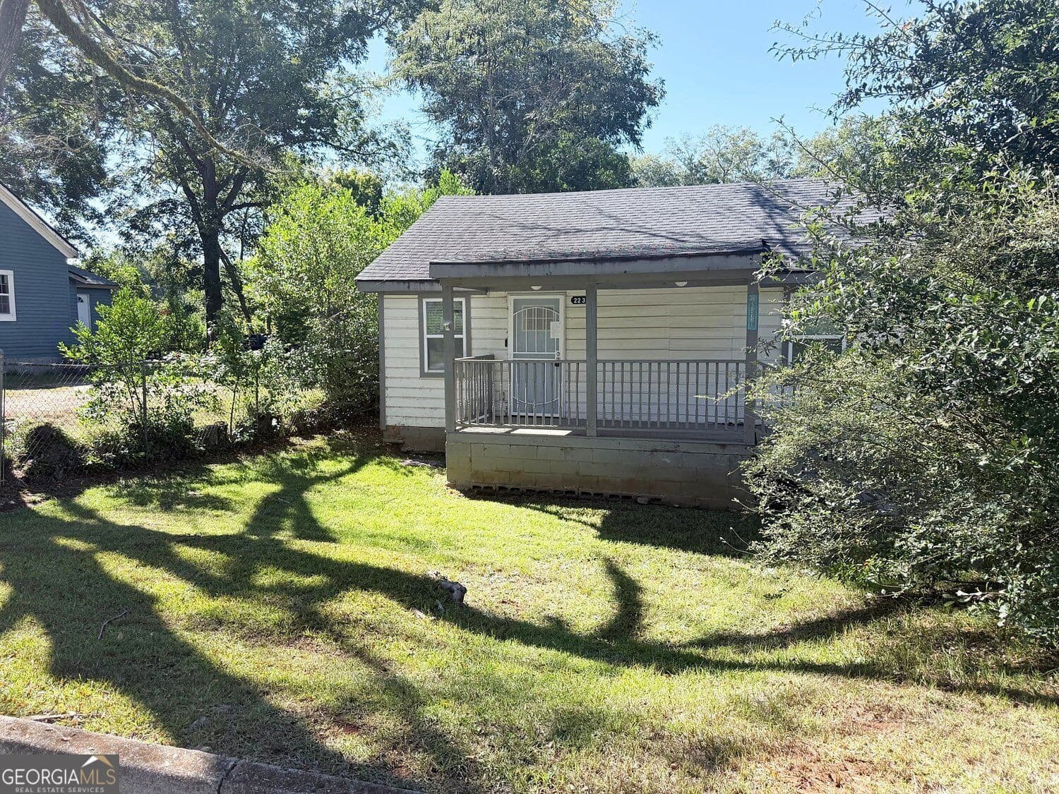 2 bedroom, 1 bathroom, 697 sq ft single family residence for sale at 2232 Lee Street, Covington, GA 30014 — photo 2