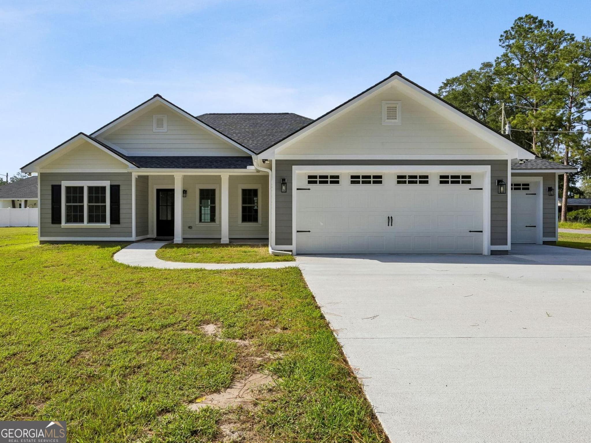 3 bedroom, 2 bathroom, 1,531 sq ft single family residence for sale at 215 McQueen Street, Folkston, GA 31537 — photo 3