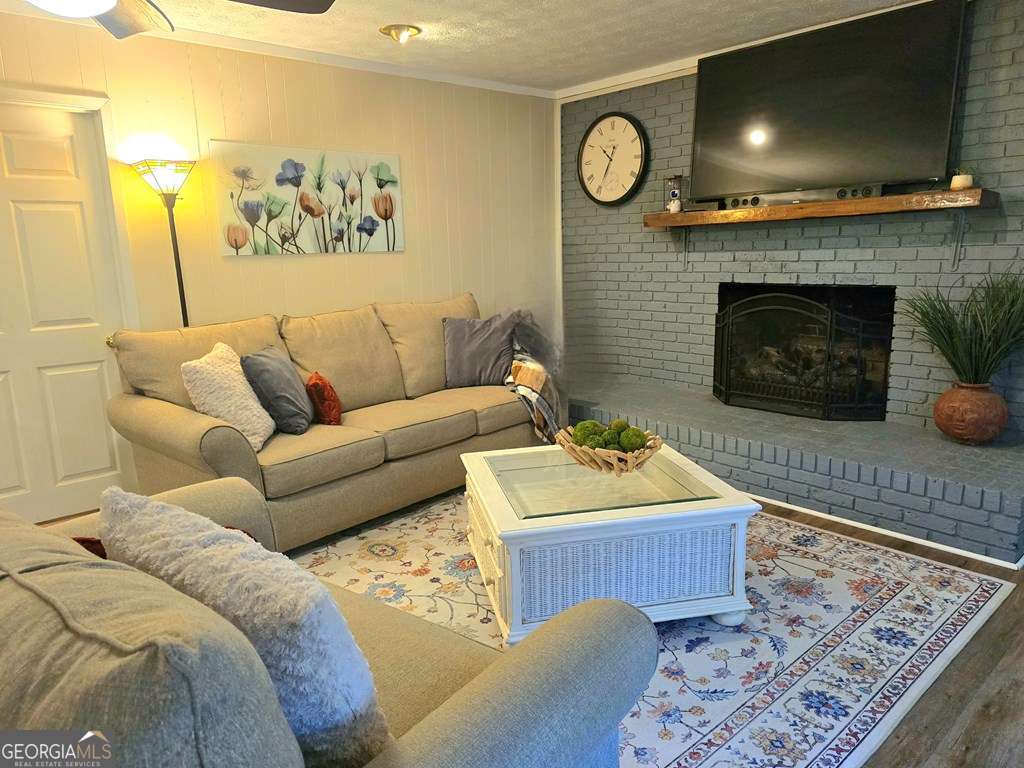 3 bedroom, 2 bathroom, 2,528 sq ft single family residence for sale at 277 Lincoln Avenue, Fitzgerald, GA 31750 — photo 7
