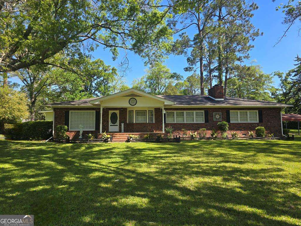 3 bedroom, 2 bathroom, 2,528 sq ft single family residence for sale at 277 Lincoln Avenue, Fitzgerald, GA 31750
