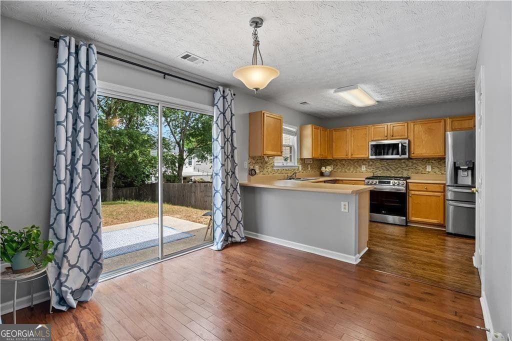 4 bedroom, 2.5 bathroom, 2,288 sq ft single family residence for sale at 411 Sugar Maple Court, Canton, GA 30114 — photo 7