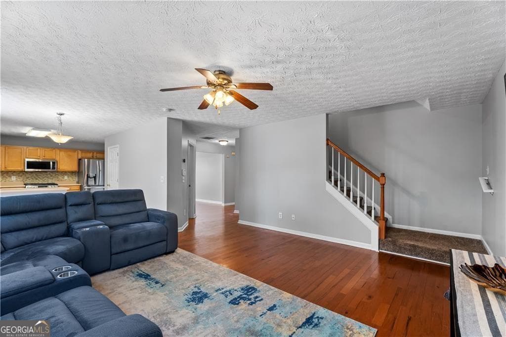 4 bedroom, 2.5 bathroom, 2,288 sq ft single family residence for sale at 411 Sugar Maple Court, Canton, GA 30114 — photo 8
