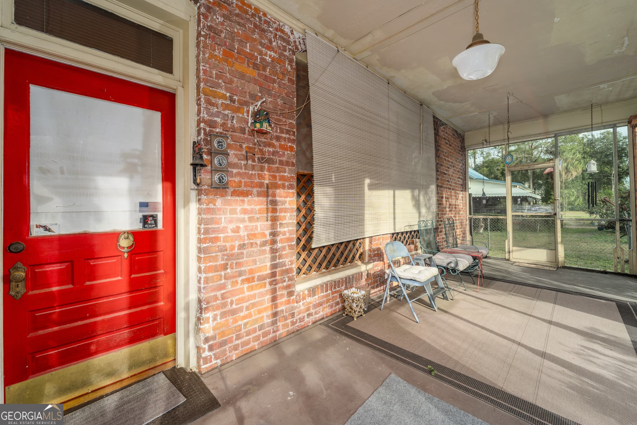 3 bedroom, 2 bathroom, 2,560 sq ft single family residence under contract at 212 Butler Street, Waycross, GA 31501 — photo 2