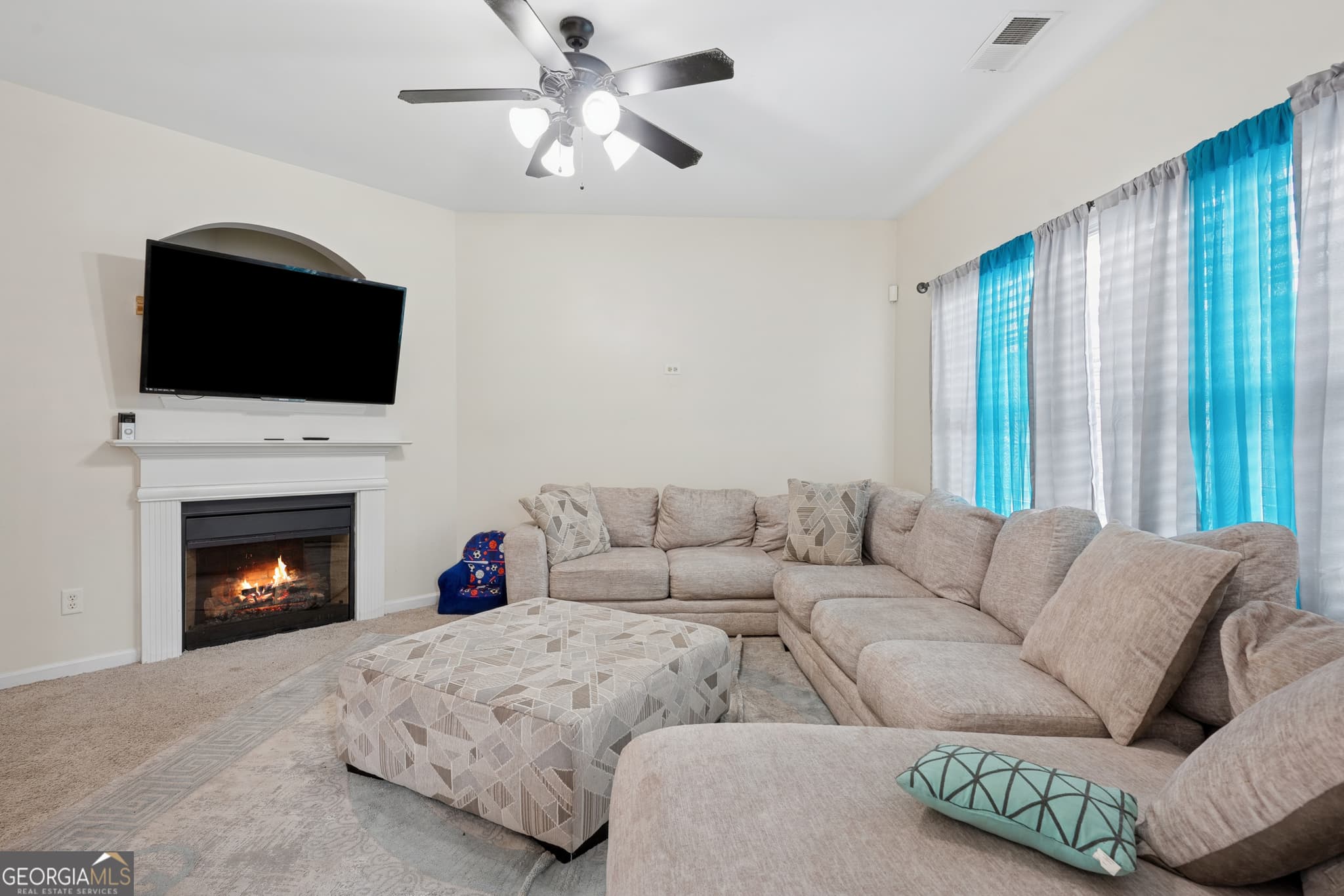 3 bedroom, 2.5 bathroom, 1,780 sq ft townhouse for sale at 7556 Rutgers Circle, Fairburn, GA 30213 — photo 4