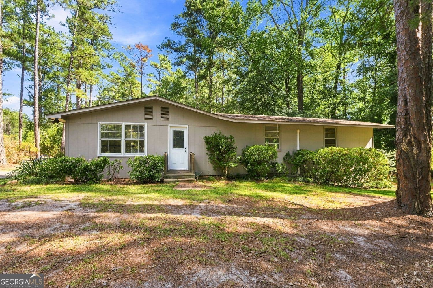 3 bedroom, 2 bathroom, 2,274 sq ft single family residence for sale at 361 Wisso Road, Griffin, GA 30223 — photo 4