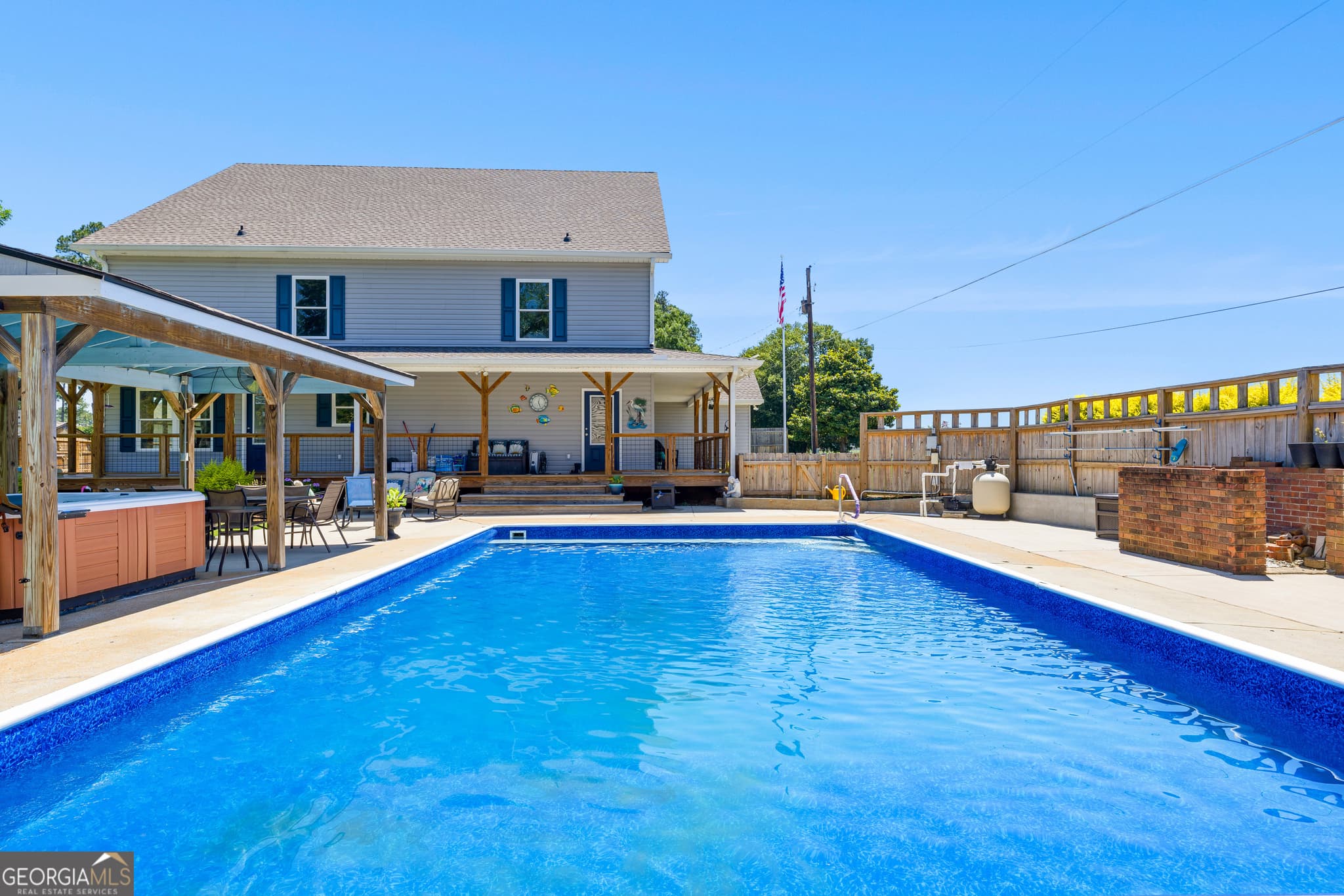 5 bedroom, 3.5 bathroom, 4,142 sq ft single family residence for sale at 249 Lakeshore Circle, Milledgeville, GA 31061 — photo 5