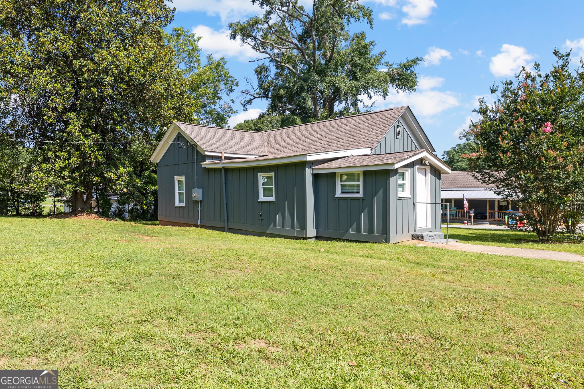 2 bedroom, 2 bathroom, 1,560 sq ft single family residence for sale at 51 E Jones Street, Newnan, GA 30263 — photo 9