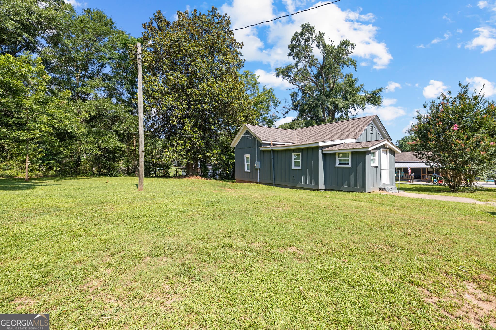 2 bedroom, 2 bathroom, 1,560 sq ft single family residence for sale at 51 E Jones Street, Newnan, GA 30263 — photo 8
