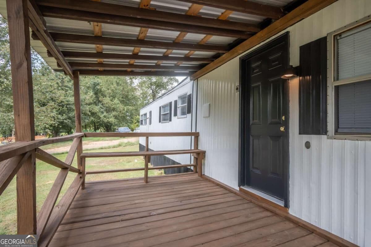 2 bedroom, 1 bathroom, 720 sq ft manufactured home,single family residence for sale at 146 Amberly Drive, Hull, GA 30646 — photo 3