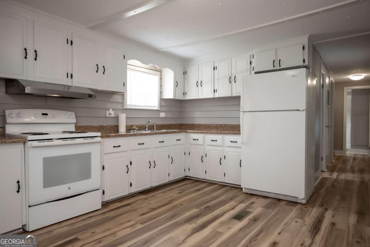 2 bedroom, 1 bathroom, 720 sq ft manufactured home,single family residence for sale at 146 Amberly Drive, Hull, GA 30646 — photo 9