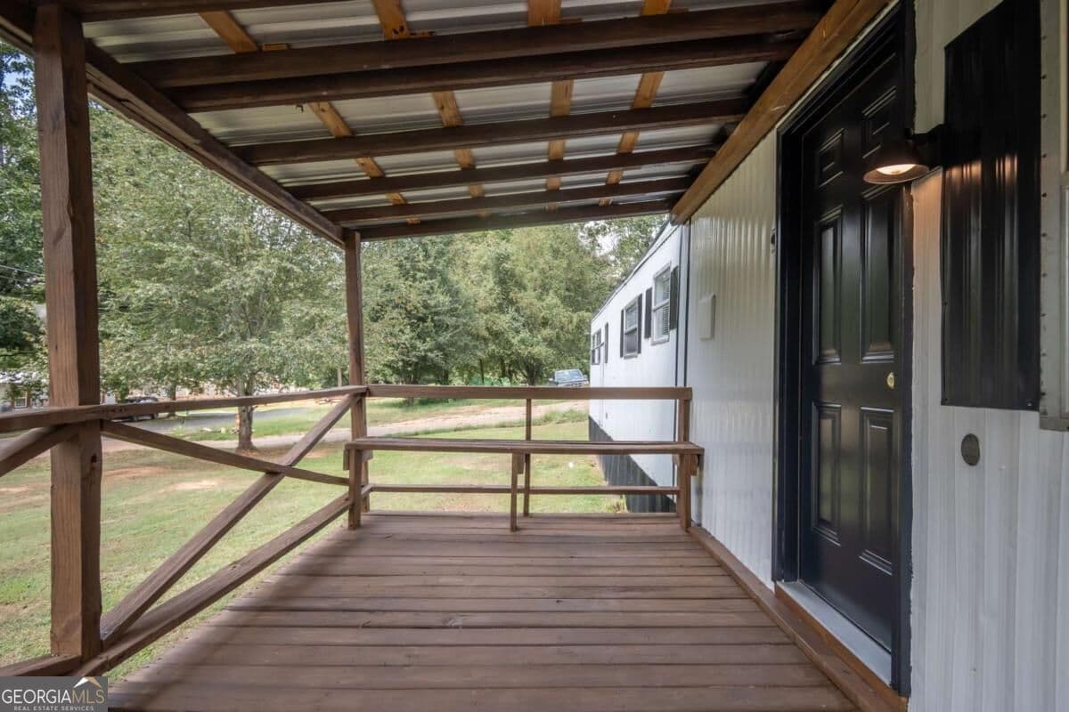2 bedroom, 1 bathroom, 720 sq ft manufactured home,single family residence for sale at 146 Amberly Drive, Hull, GA 30646 — photo 4