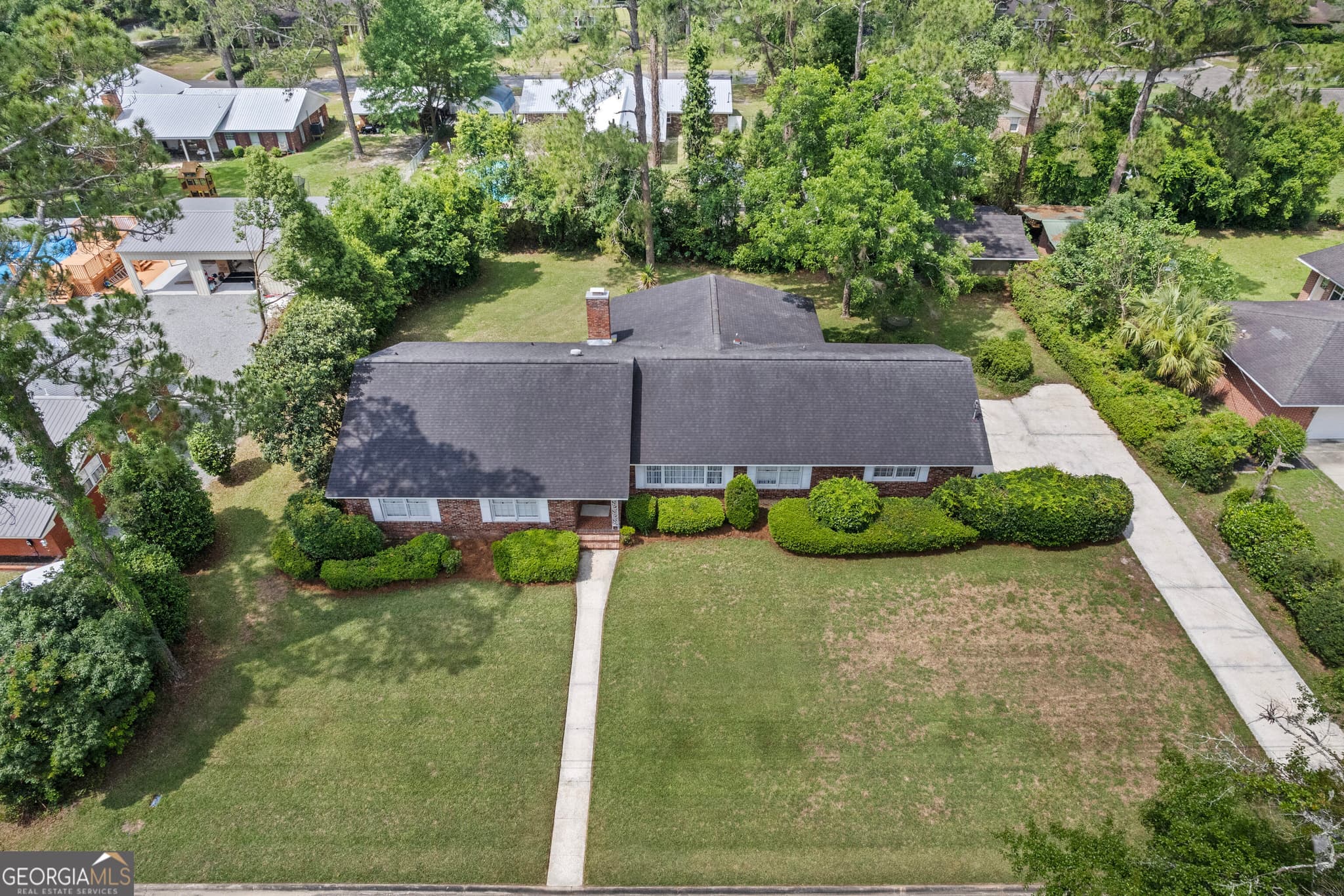 3 bedroom, 2.5 bathroom, 4,190 sq ft single family residence for sale at 147 W Magnolia Street, Jesup, GA 31545 — photo 2