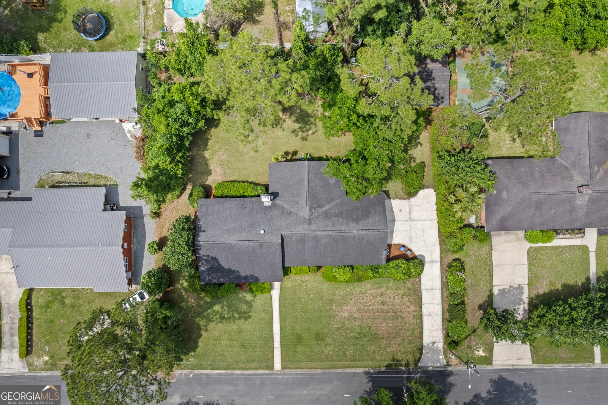 3 bedroom, 2.5 bathroom, 4,190 sq ft single family residence for sale at 147 W Magnolia Street, Jesup, GA 31545 — photo 3