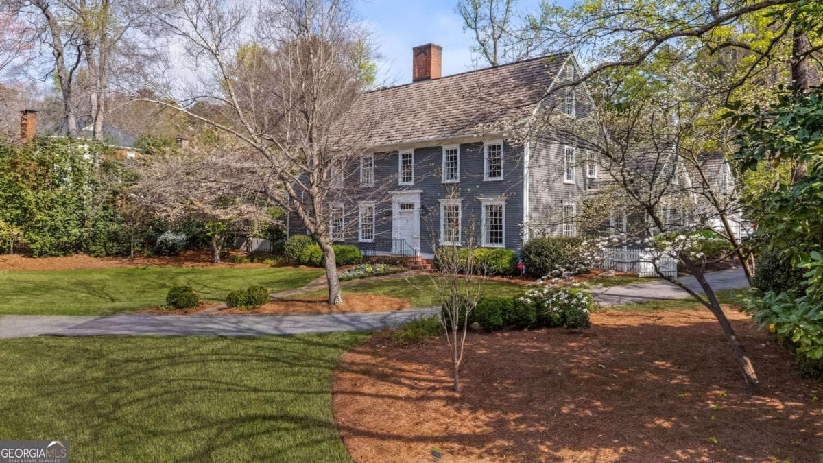 5 bedroom, 4.5 bathroom single family residence sold at 2889 Bakers Farm Road, Atlanta, GA 30339