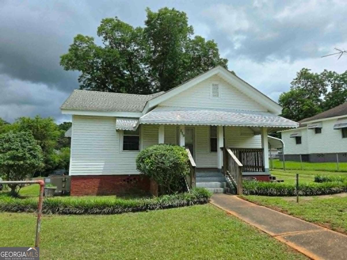 2 bedroom, 1 bathroom, 960 sq ft single family residence for sale at 119 O Street, Thomaston, GA 30286