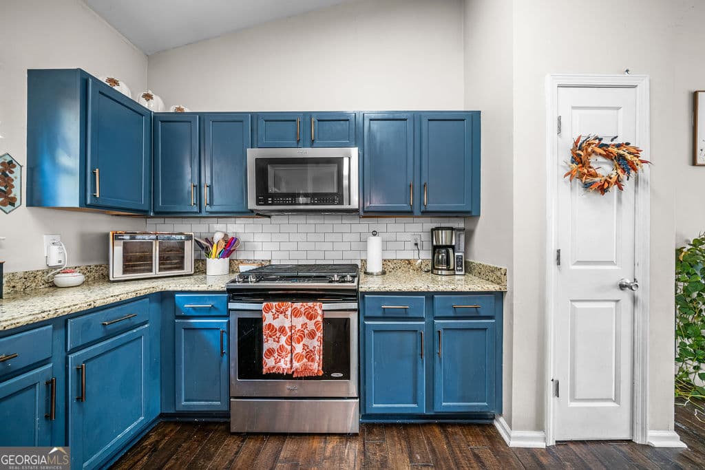4 bedroom, 3 bathroom, 2,104 sq ft single family residence for sale at 19 Highlander Trail, Rome, GA 30165 — photo 6