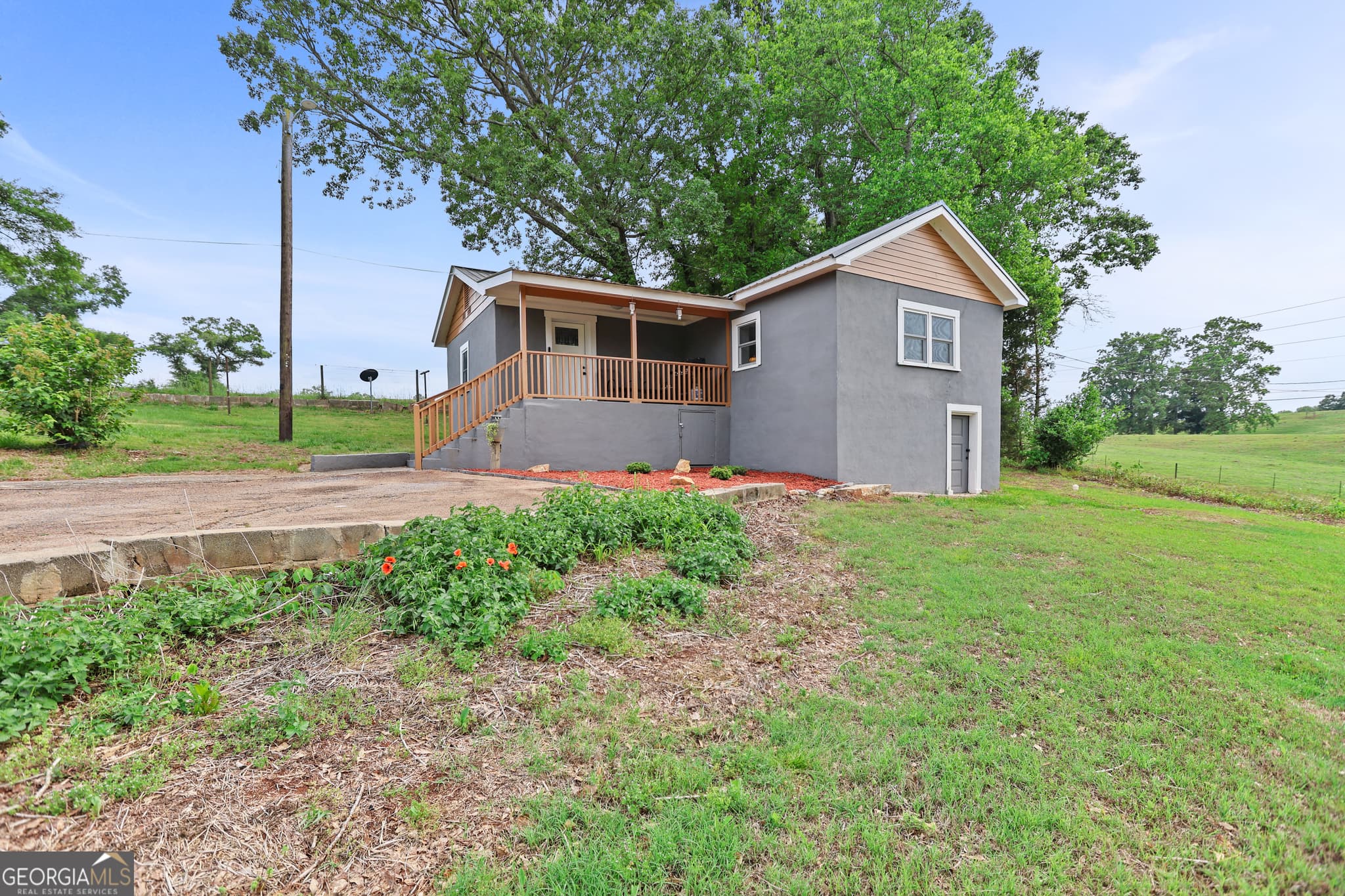 3 bedroom, 2 bathroom, 1,445 sq ft single family residence sold at 6033 Whitesville Road, West Point, GA 31833