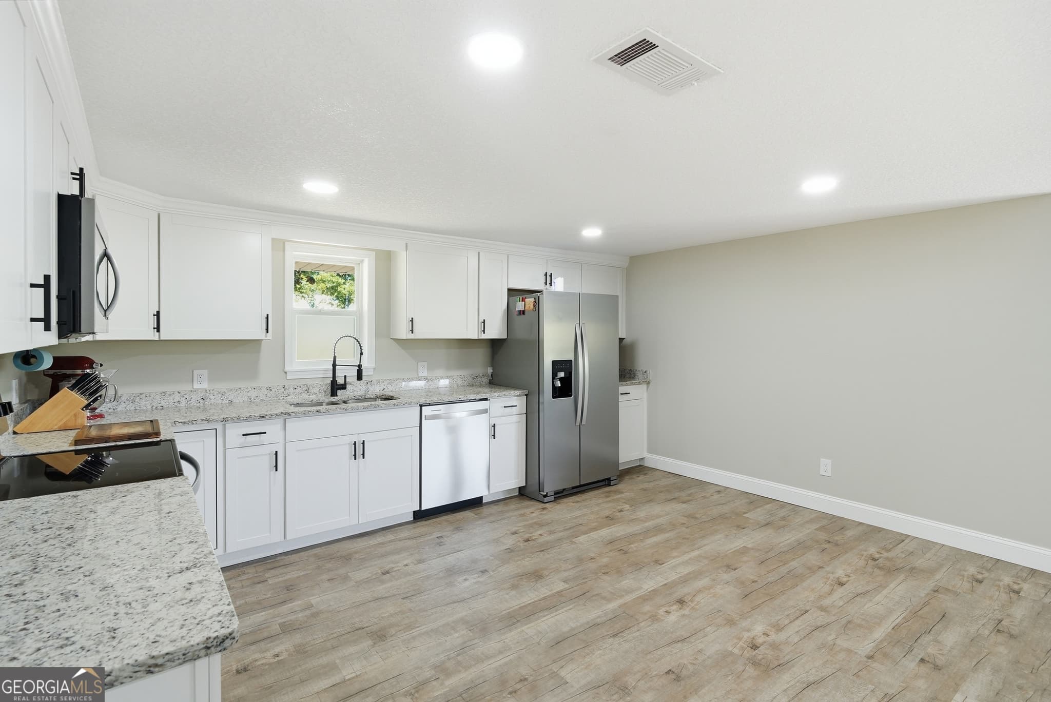4 bedroom, 2 bathroom, 100 sq ft single family residence for sale at 2448 Ware Street, Blackshear, GA 31516 — photo 9