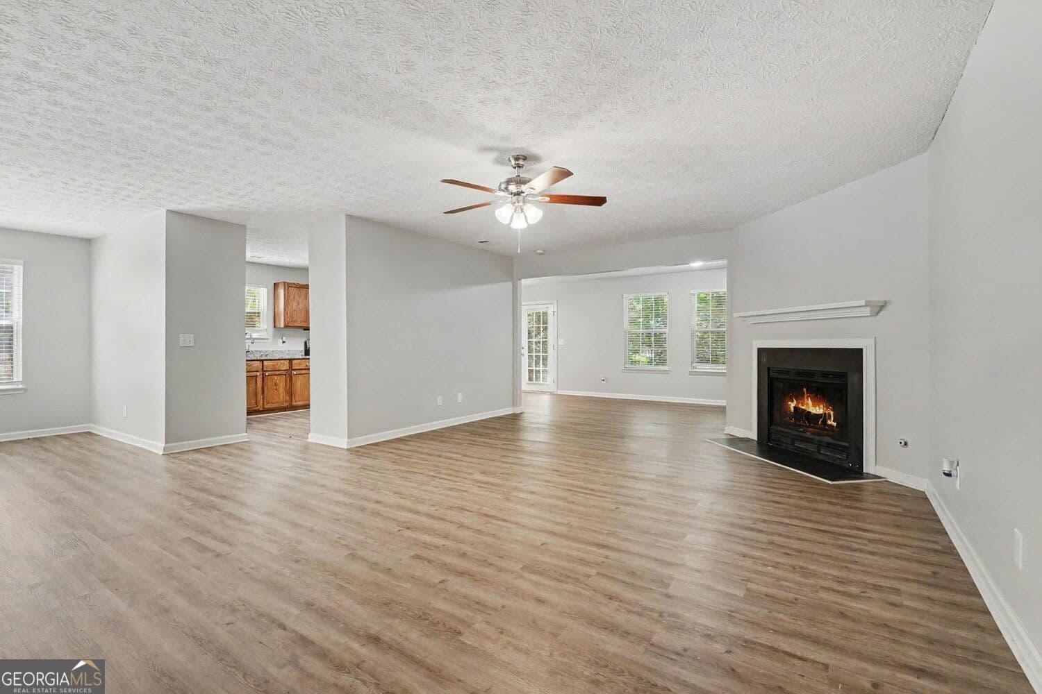 4 bedroom, 2 bathroom, 2,168 sq ft single family residence for sale at 411 Crested View Drive, Loganville, GA 30052 — photo 2
