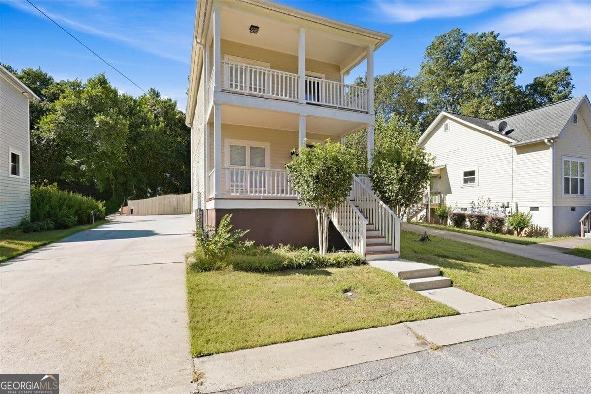 2 bedroom, 2.5 bathroom, 1,188 sq ft townhouse for sale at 1452 Tattnall Place, Macon, GA 31201 — photo 2