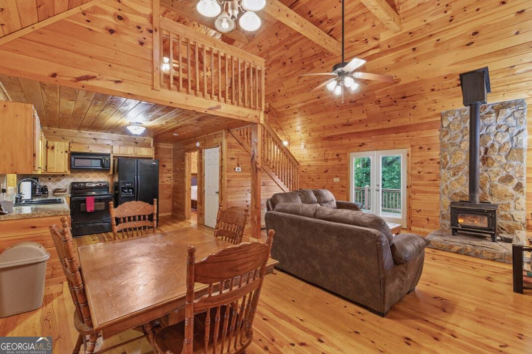 2 bedroom, 3 bathroom, 2,040 sq ft cabin,single family residence for sale at 795 Fugue Drive, Ellijay, GA 30540 — photo 3