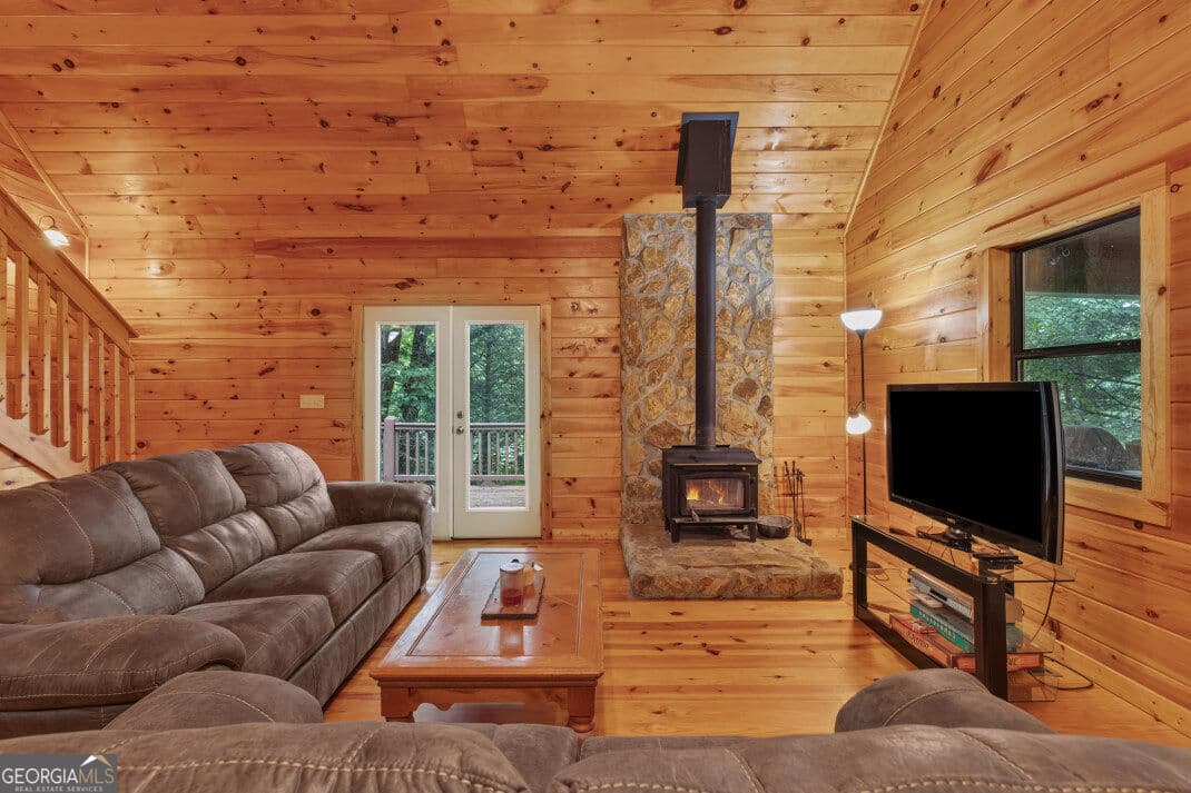 2 bedroom, 3 bathroom, 2,040 sq ft cabin,single family residence for sale at 795 Fugue Drive, Ellijay, GA 30540 — photo 4